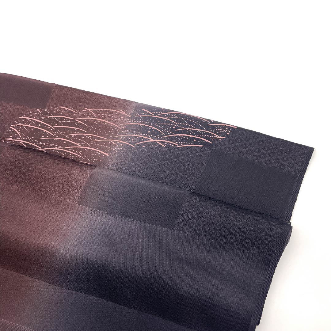 Obiage Silk S-rank Semi-formal Fujisusutake-iro (light purple-brown) Benihwada-iro (reddish bark brown) Ichimatsu pattern Tsuyushiba Approximately 175cm long Approximately 30.5cm wide Gradation 1136002762999