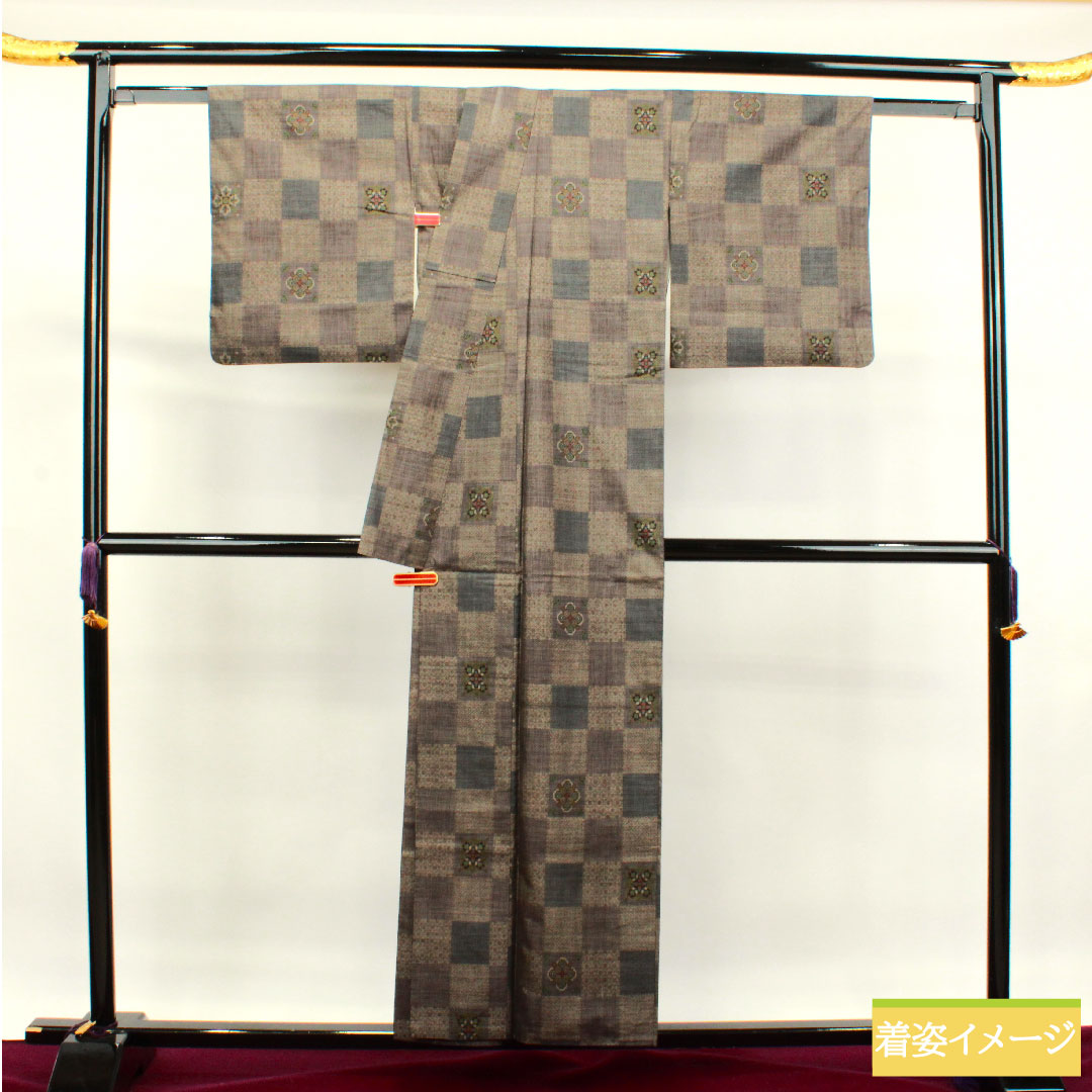 大島紬 正絹 身丈155.5cm 裄丈64cm  経緯絣 市松 Sランク 袷 茶系 1116002962314
