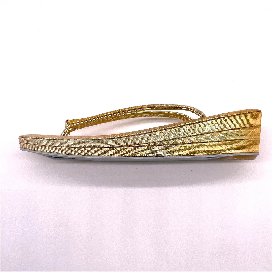 （新古品）草履 帯地 金色（きんいろ） 未使用品 留袖用 佐賀錦 長さ23.5cm Mサイズ 金系 Sランク 1122001252221