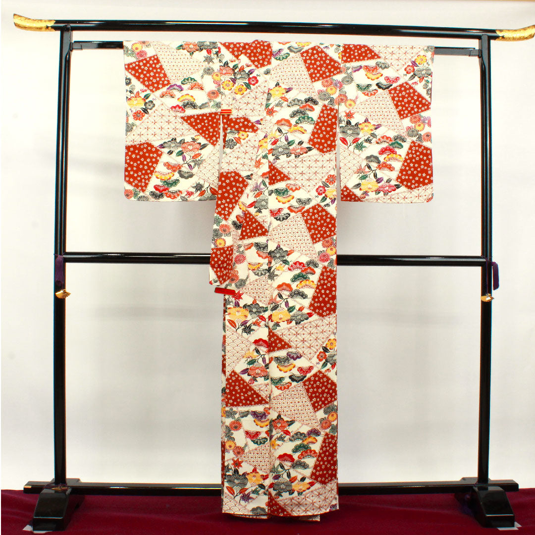 振袖 身丈160.5cm 裄丈65cm 袷  京紅型 吉祥文様 しつけ糸付き 未使用品  正絹 Sランク 白系 1113001662411