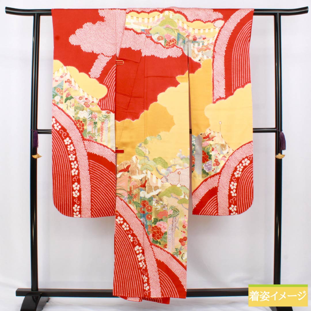 Furisode (long-sleeved kimono) made of pure silk, S-rank, length 152cm, sleeve length 61cm, lined, scarlet, Kyoto Yuzen, featuring auspicious motifs of cranes, plum blossoms, and pine trees in red. Product code: 1113002182212