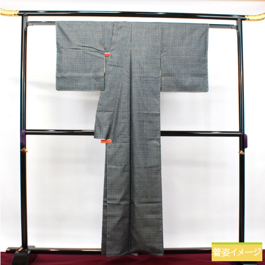 村山大島紬 正絹 身丈156cm 裄丈62.5cm  幾何学模様 しつけ糸付き 未使用品 Sランク 袷 紺系 1116003012318