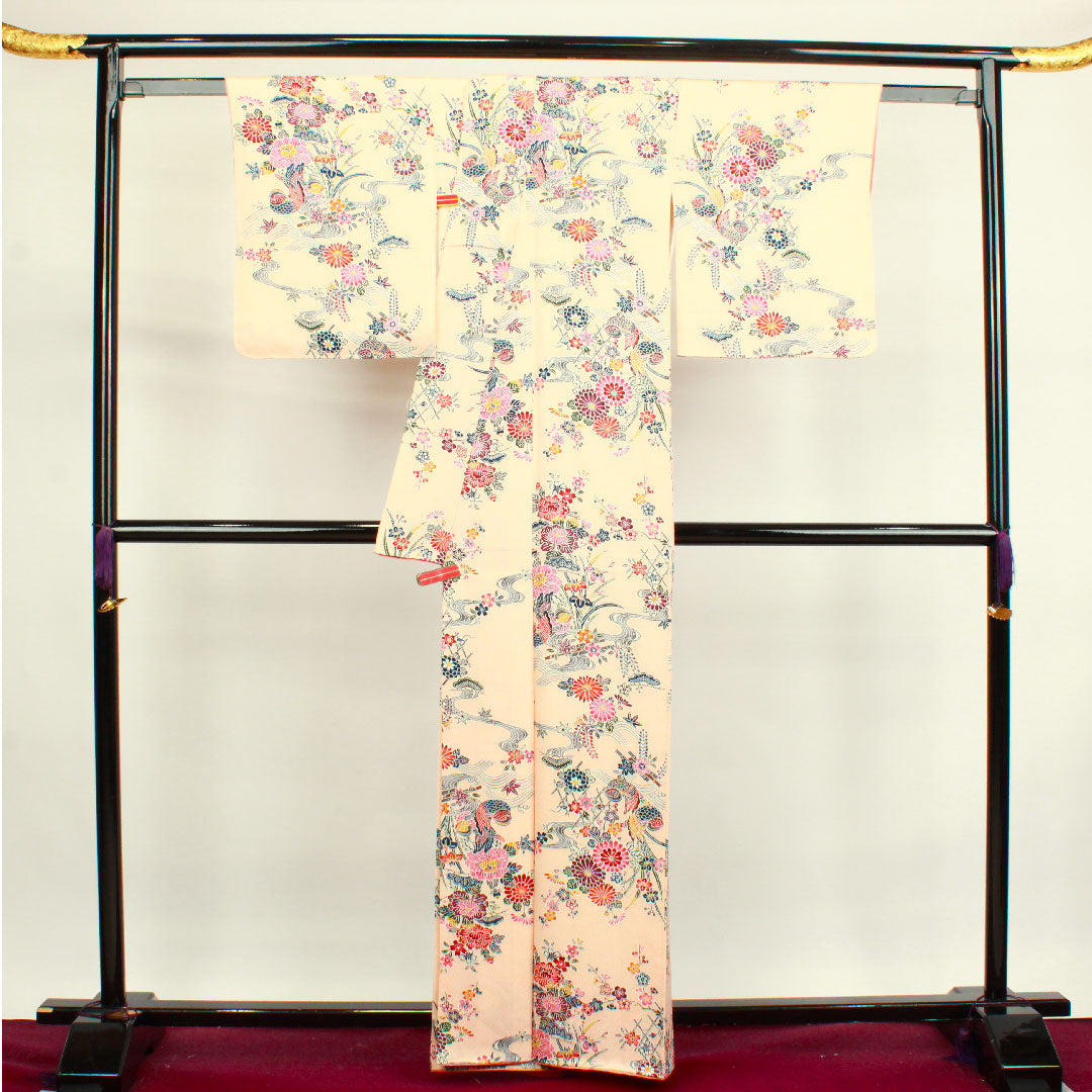 小紋 身丈163cm 裄丈66cm 袷  しつけ糸付き 未使用品 薄橙色 京紅型 吉祥文様 鴛鴦  正絹 Sランク ピンク系 1115003452413