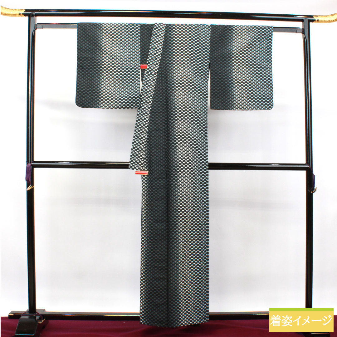 小紋 ポリエステル 身丈158cm 裄丈67cm 単衣  洗える着物 幾何学模様  Sランク グラデーション系 1115003962399