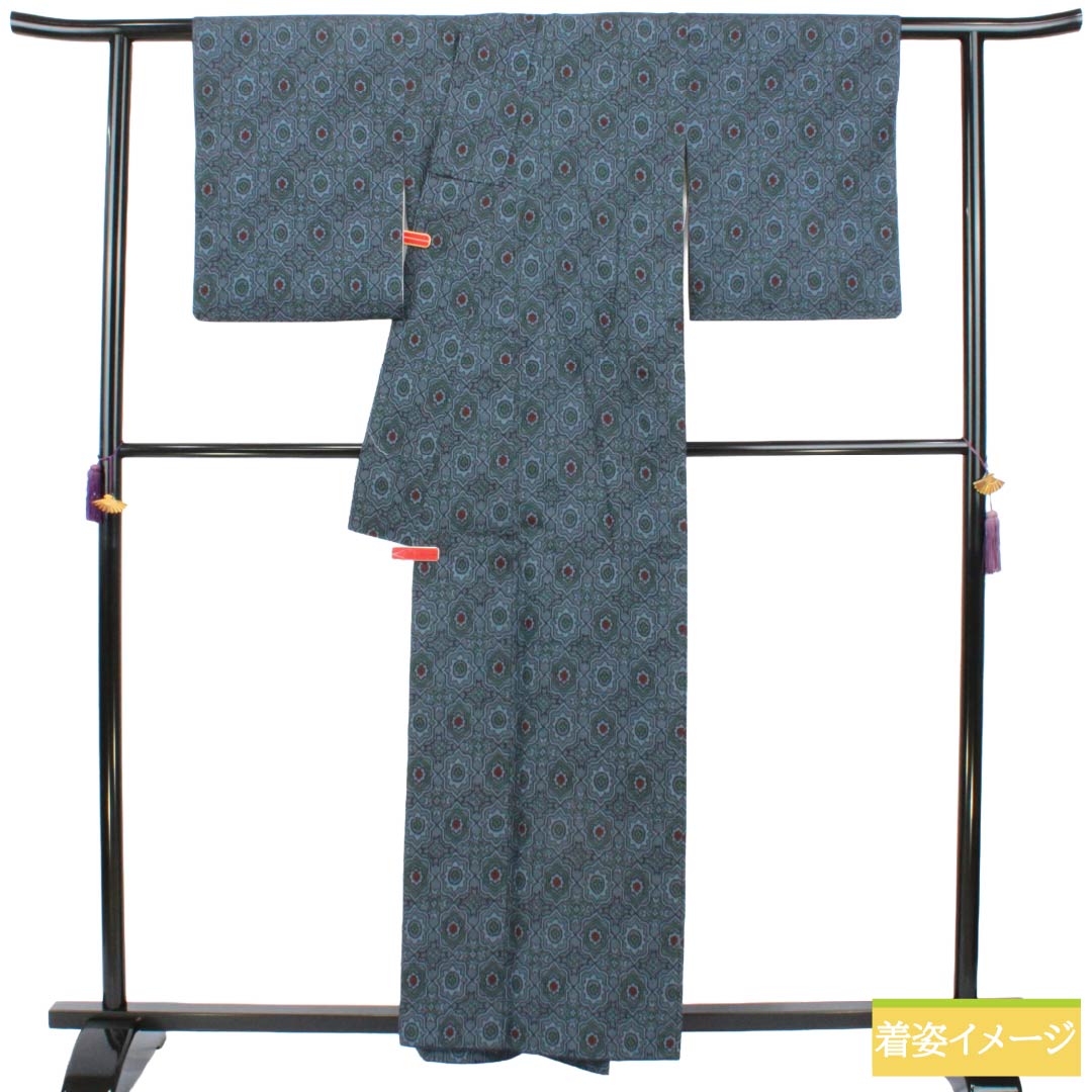 紬 正絹 Sランク 身丈158.5cm 裄丈64.5cm 朧花色（おぼろばないろ） 村山大島 幾何学模様 袷 紺系 1116005212318