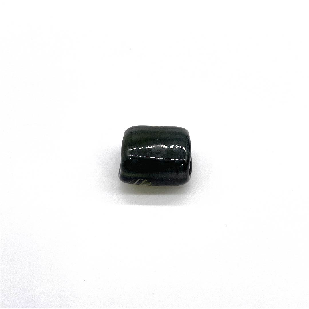 (New old stock) Glass Obi fastener, casual, ink color (guzumiiro), glass beads, flower, geometric pattern, length approx. 2cm, width approx. 2cm, S rank, gray, 1137000522922
