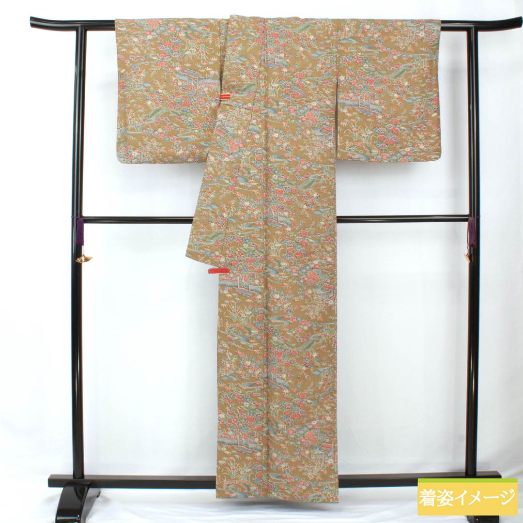 小紋 ポリエステル 身丈161cm 裄丈67cm 袷 桑染色（くわぞめいろ） 古典柄 洗える着物 Sランク 茶系 1115005822414