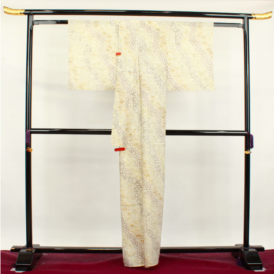 夏物 正絹 小紋 身丈161.5cm 裄丈61.5cm 乳白色（にゅうはくしょく） 菊 麻の葉 竹 絽 Aランク クリーム系 1132001333415