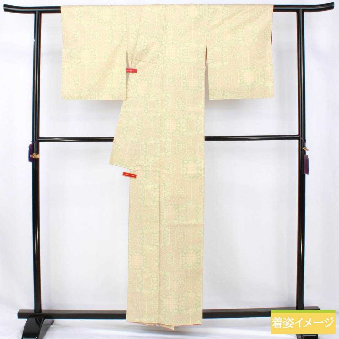 Silk Tsumugi (S-Rank) - Length 157cm, Sleeve Length 61.5cm, Light Yellow (Usukihadairo) - Oshima Tsumugi with Horizontal Double Kasuri Pattern and Abstract Pattern - Lined, Yellowish Colors - Product Code: 1116004592323