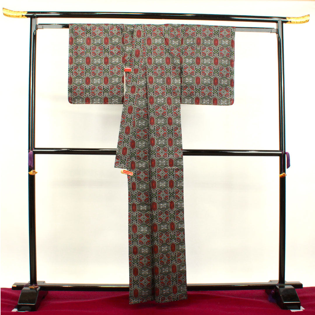 Murayama Oshima Tsumugi Length 162cm Sleeve length 63.5cm With basting thread Unused Ensemble Geometric pattern Pure silk S rank Awase Black 1116002732410