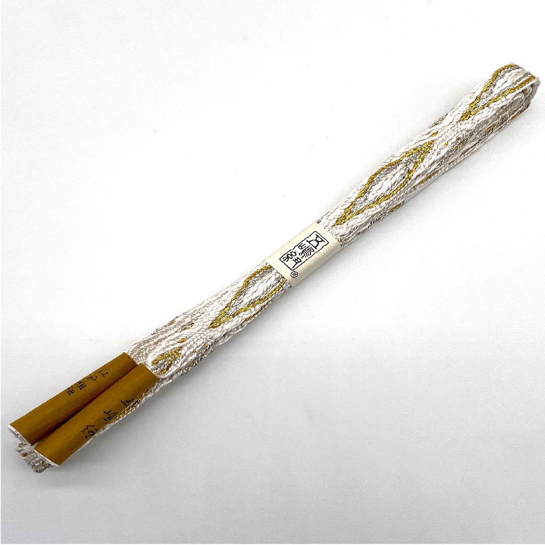 (New old stock) Obijime (belt fastener) Pure silk quarter-length cord White Goshima cord Edo braid Metallic thread used Length approx. 165cm Width approx. 1.5cm Formal S rank White 1135000492311