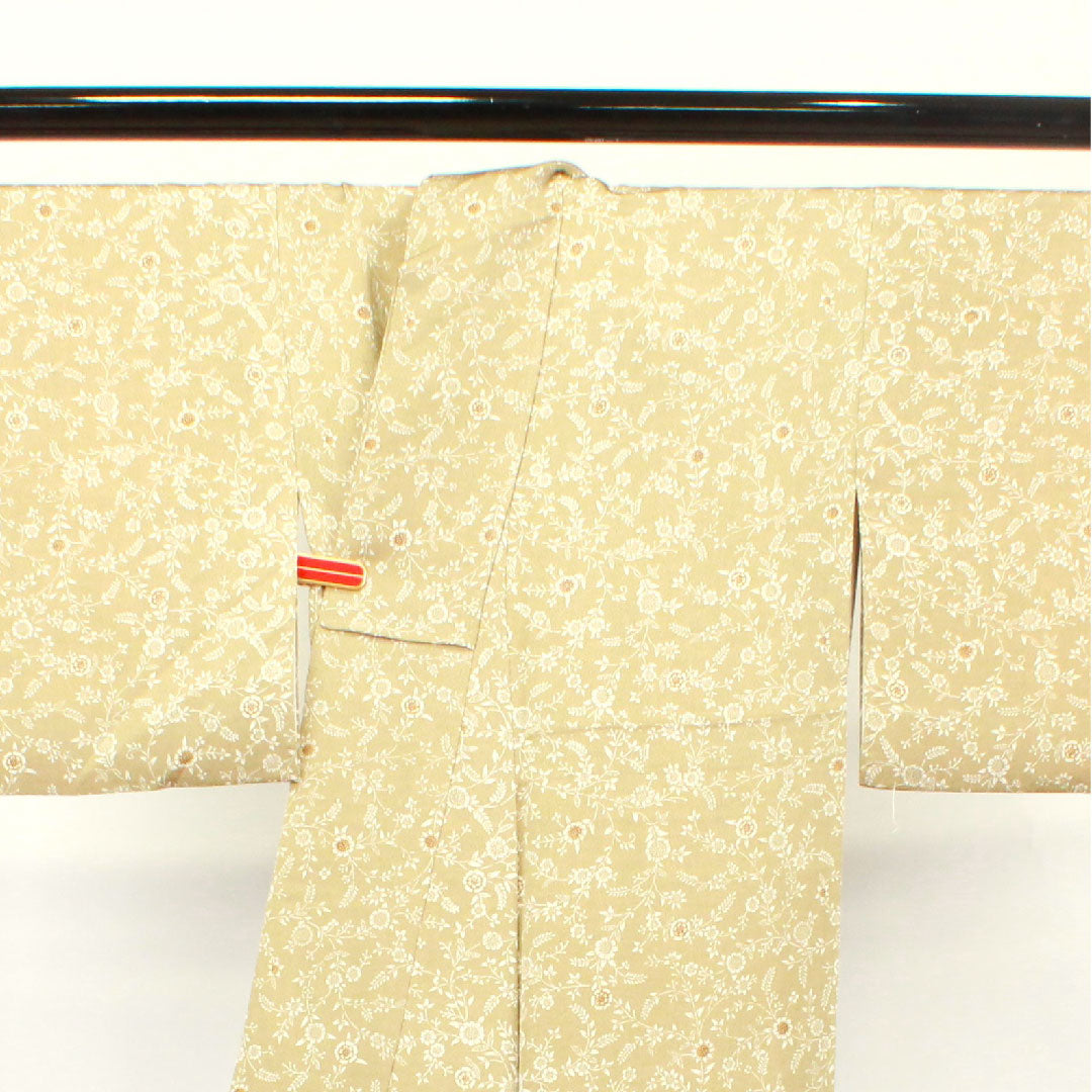 Komon Length 153.5cm Sleeve length 64cm Awase Iridescent Stencil dyeing Floral pattern Pure silk S rank Cream 1115002912215