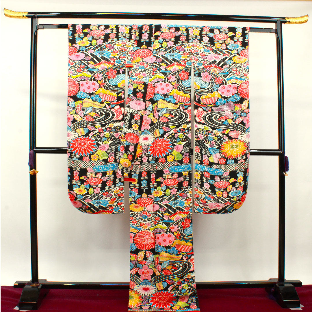 Long-sleeved kimono, length 172cm, sleeve length 66cm, lined, Kyoto Bingata, auspicious motif, pure silk, S rank, black, 1113001682610