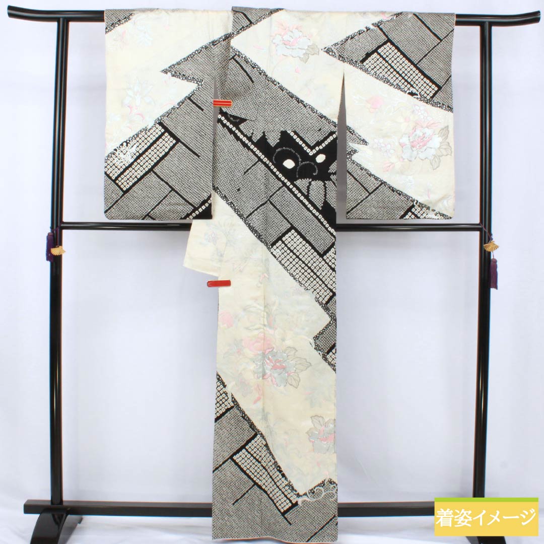 訪問着 正絹 Bランク 袷 身丈161cm 裄丈64.5cm 絞り 銀駒刺繍 重ね衿付き 紗綾形 笹 草花 モノトーン 1112007344427