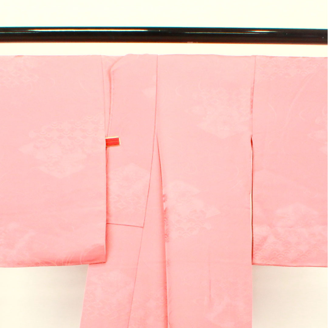 色無地 長春色 吉祥文様  身丈160cm 裄丈63.5cm 袷  正絹 Sランク ピンク系 1114000612413