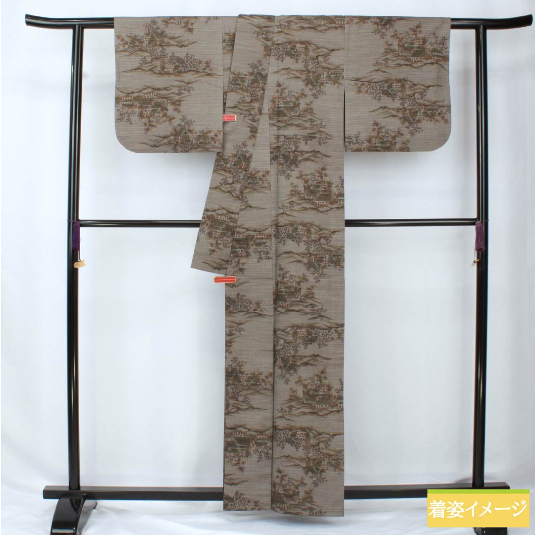 紬 正絹 身丈161.5cm 裄丈66cm 京極生壁色（きょうごくなまかべいろ） 風景模様 居敷当て付き Sランク 単衣 グレー系 1116003802422