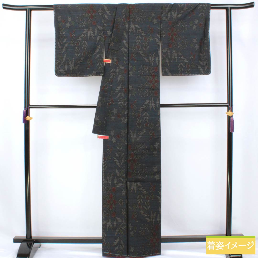 Pure silk tsumugi (pongee) - S rank, length 164.5cm, sleeve length 60.5cm, Oshima tsumugi with a double horizontal kasuri pattern and floral motifs, lined, navy blue, product number 1116004602418