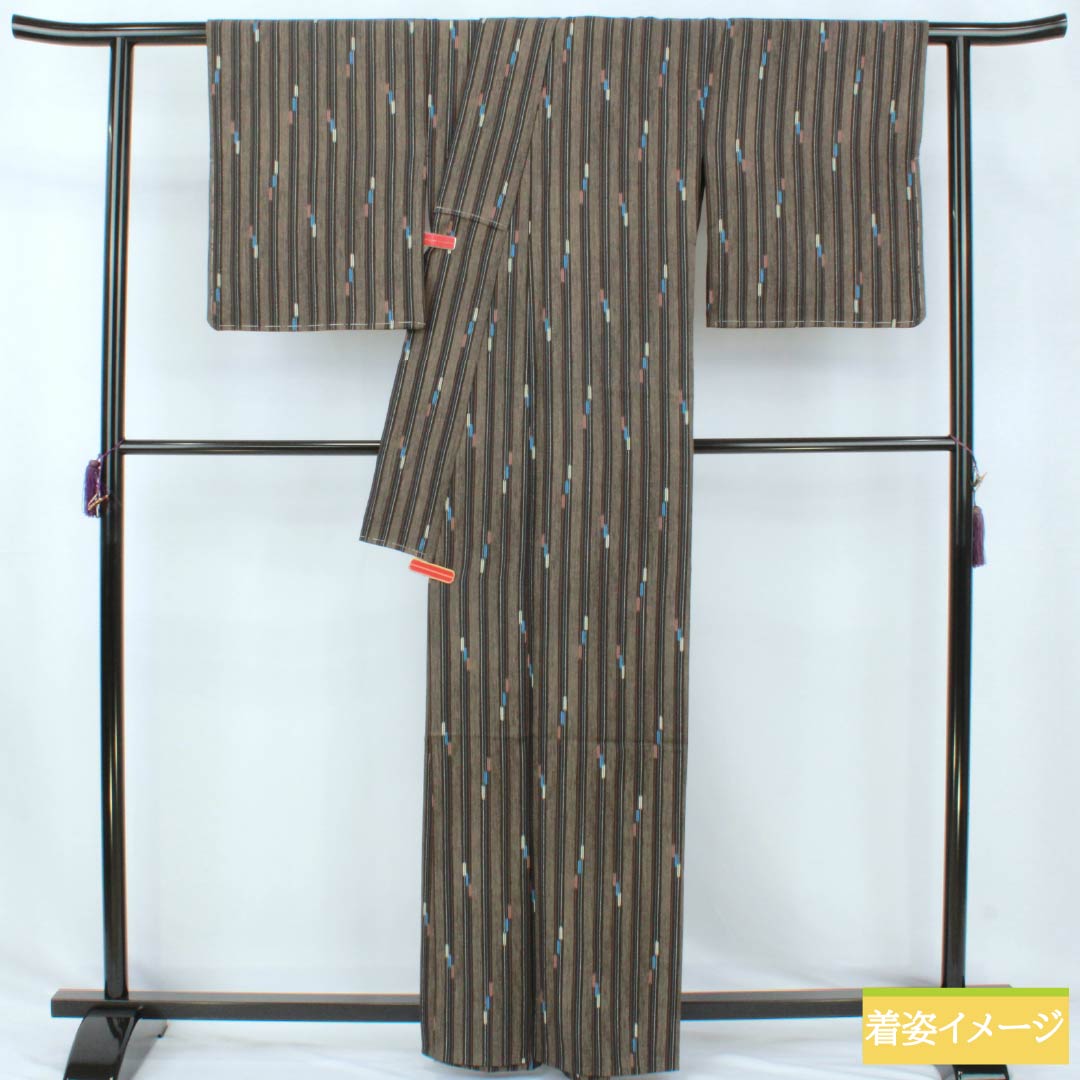小紋 ポリエステル Sランク 身丈163.5cm 裄丈66.5cm 単衣 型染 矢絣 縞 洗える着物 黒系 1115007982410