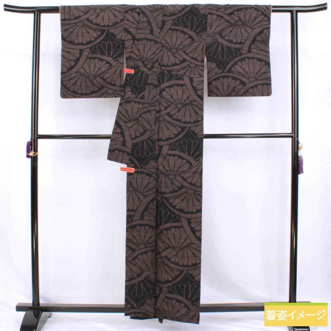 Tsumugi silk A rank length 159cm Yuki length 64.5cm Yuki Tsumugi 100-kikko chrysanthemum crest mashin tsumugi awase black 1116004893310