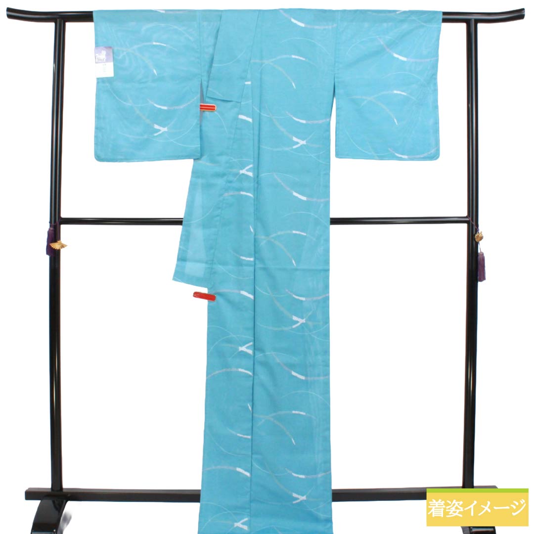 夏物 ポリエステル 小紋 NEWランク 身丈167.5cm 裄丈66.5cm 浅縹色（あさきはなだいろ） 雪輪露芝 洗える着物 しつけ糸付き 絽 水色系 1132003661524