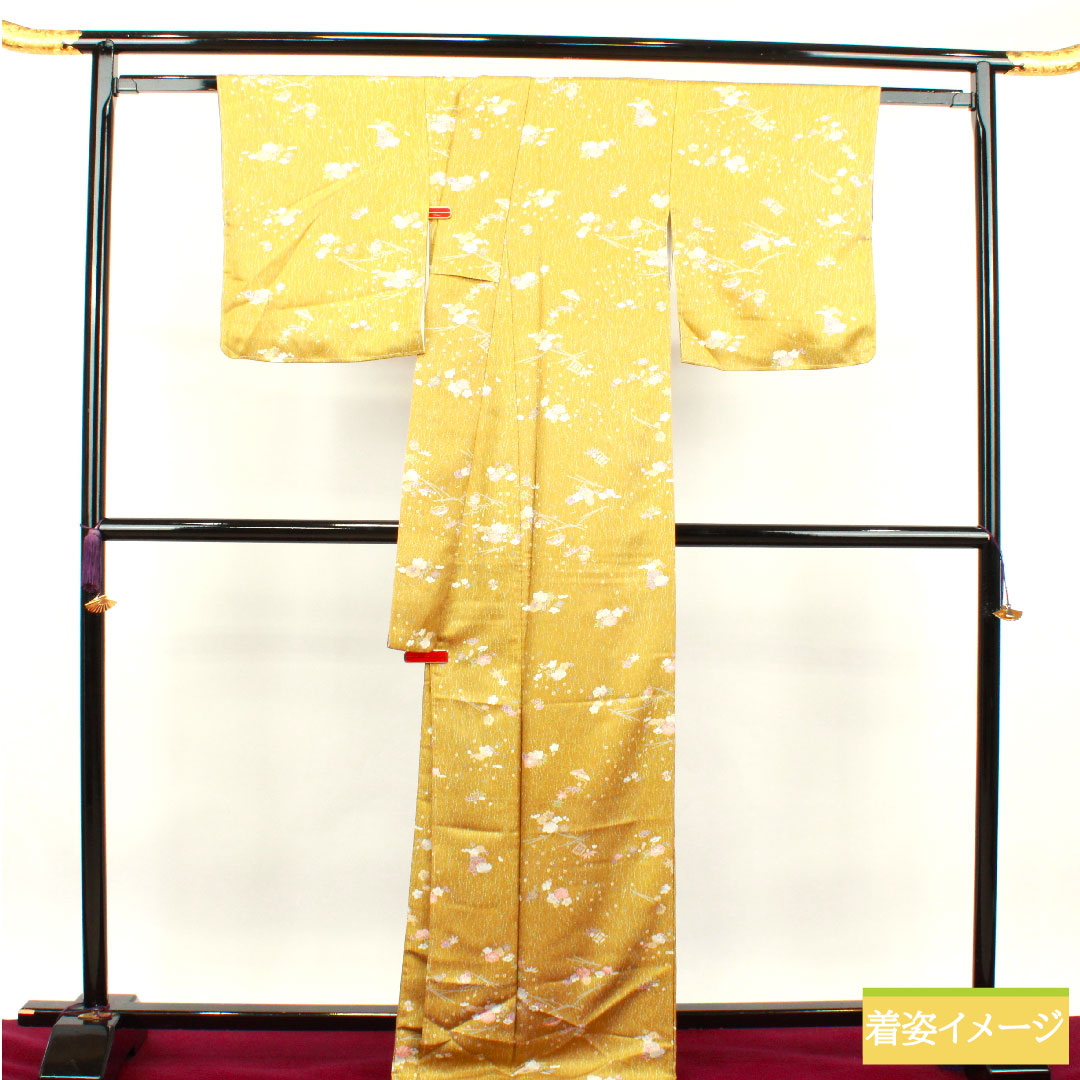 Small pattern, polyester, length 170cm, sleeve length 66.5cm, lined, ochre, washable kimono, treasures, pine, bamboo and plum, with basting thread, unused, S rank, yellow, 1115003592623