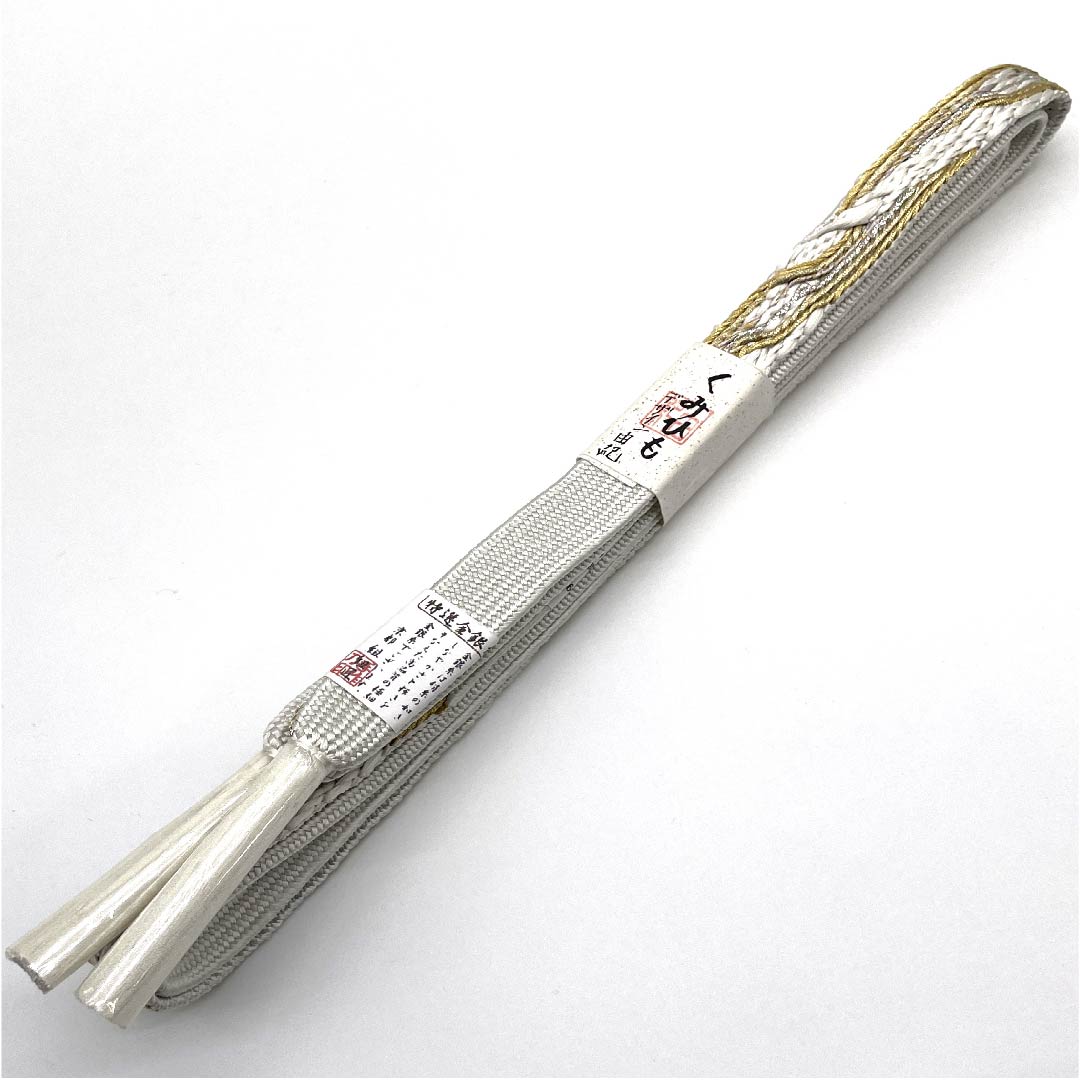 （新古品） 帯締め 正絹 四分紐 銀白色色（ぎんはくしょくいろ） デザイン由紀 特選金銀糸 金属糸使用 長さ約165cm 幅約1.5cm セミフォーマル Sランク 白系 1135001122911
