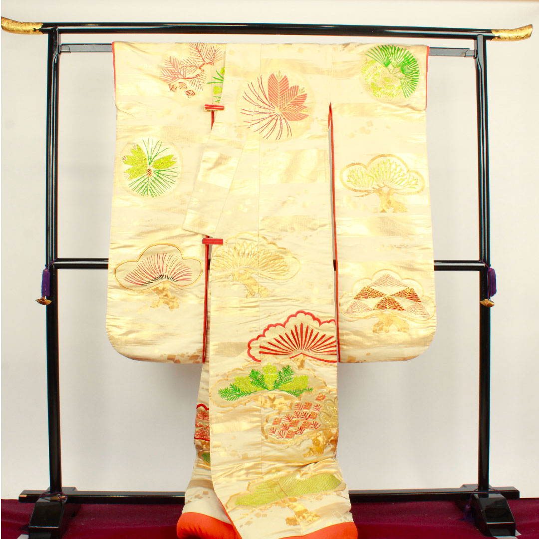 色打掛 身丈184cm  千總 大丸 千歳契松文 金駒刺繡 正絹 Bランク 袷 クリーム系 1110000604915