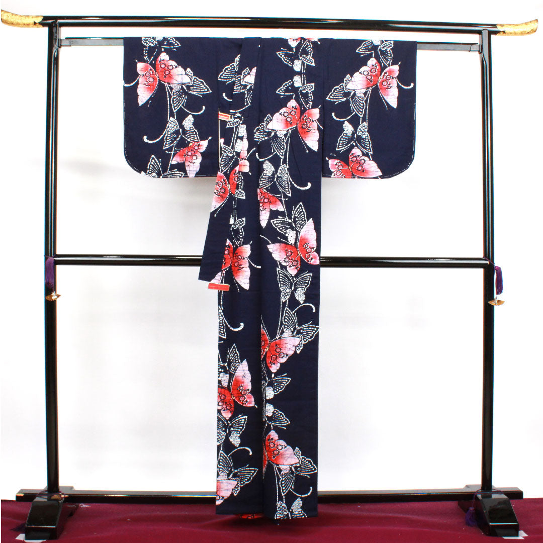 浴衣 しつけ糸付き 未使用品 濃紺色 蝶 木綿 Sランク 単衣 身丈160cm 裄丈62cm 紺系 1118002922418