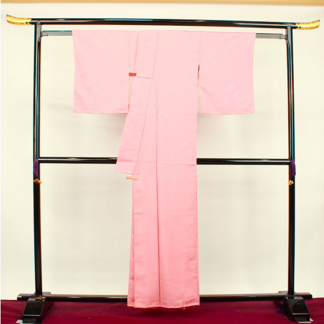 色無地 ポリエステル 長春色 洗える着物  身丈158cm 裄丈65cm 袷  Sランク ピンク系 1114000802313