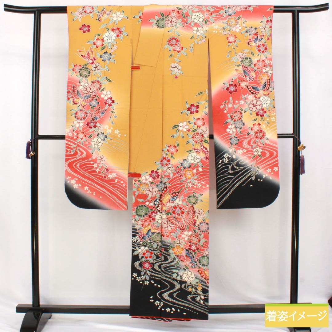 振袖 正絹 Sランク 身丈157cm 裄丈62cm 袷 小麦色（こむぎいろ） 京紅型 吉祥文様 蝶 花 流水 橙系 1113002882326