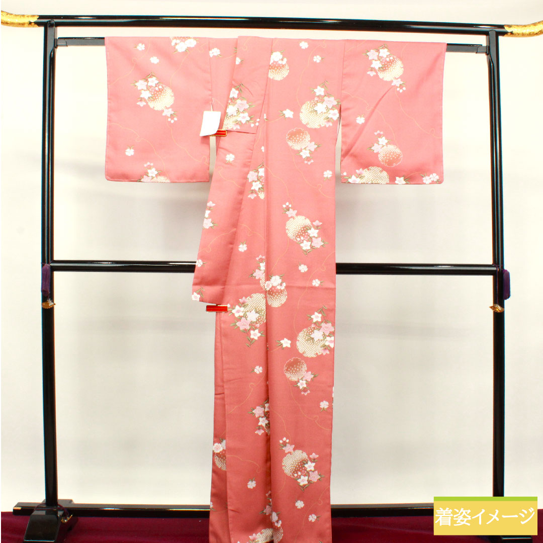 小紋 ポリエステル 身丈165cm 裄丈65.5cm 袷 薄紅梅色（うすこうばいいろ） 洗える着物 雪輪 花模様 しつけ糸付き Sランク ピンク系 1115003992513