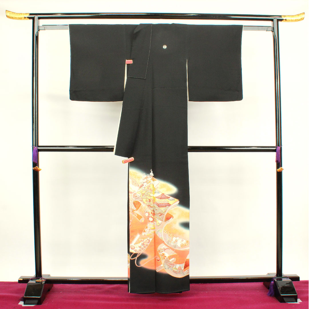 Black formal kimono, length 159.5cm, sleeve length 63cm, lined, Kyoto Yuzen, auspicious motif, circle and bottles, pure silk, A rank, five crests, black, 1111000843310