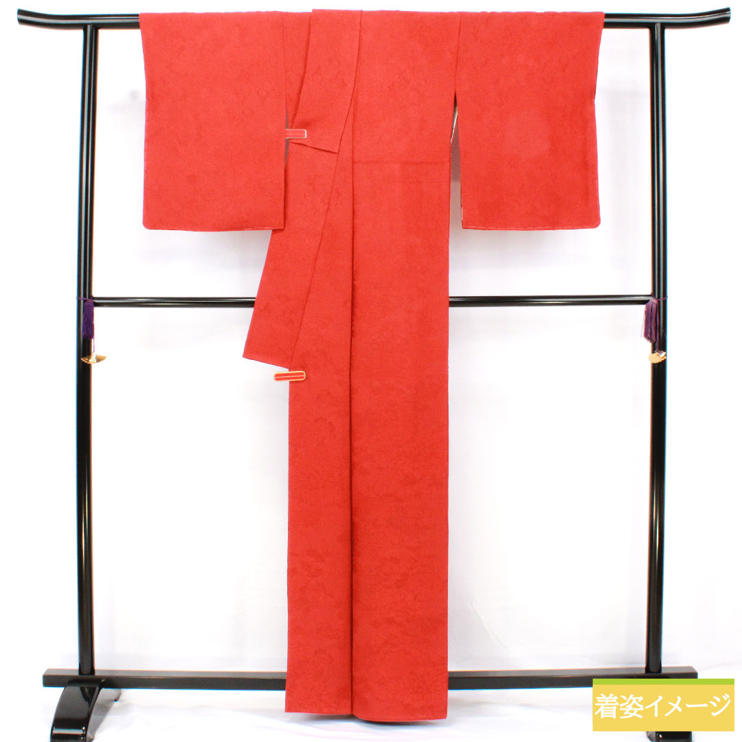 色無地 正絹 身丈161.5cm 裄丈63.5cm 紅絹色（もみいろ） 綸子 一つ紋 陰上り藤 袷 Sランク 赤系 1114002102412