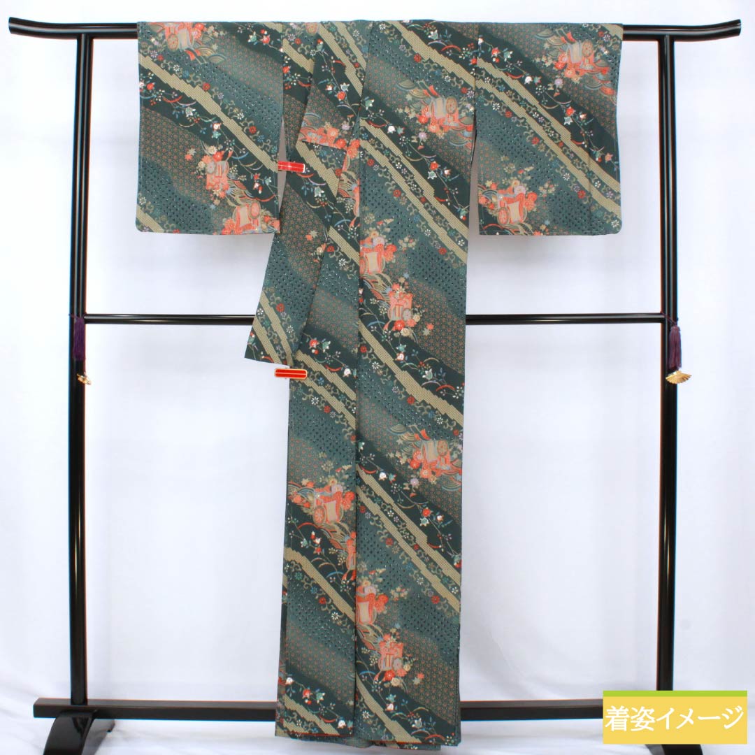 Small-patterned kimono, polyester, S rank, length 161cm, sleeve length 64.5cm, lined, iron-colored (Tetsuiro) and iron-colored (Tetsuonandoiro) with a Goshoguruma (imperial carriage) and flower motif, washable, green, 1115007562419