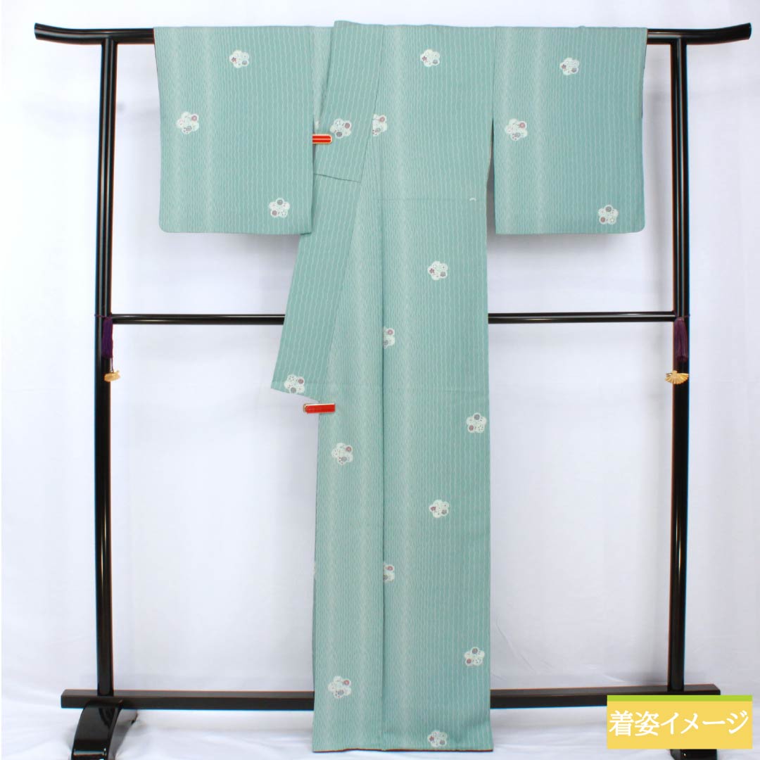 Komon, pure silk, length 166.5cm, sleeve length 70cm, lined, Kinuta celadon color, stencil dyeing, yoroke stripes, plum blossom, soft guard, S rank, light blue, 1115005332524