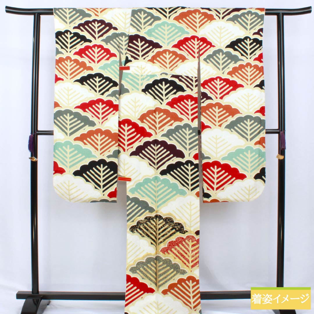 Furisode Kimono (Sleeve Kimono) - Pure Silk, S-Rank, Length 171.5cm, Sleeve Length 68cm, Lined, Pine Pattern, Rinz (Rinzu) Fabric, Diamond Guard Processing, Gradient Pattern, Product Number: 1113002192699
