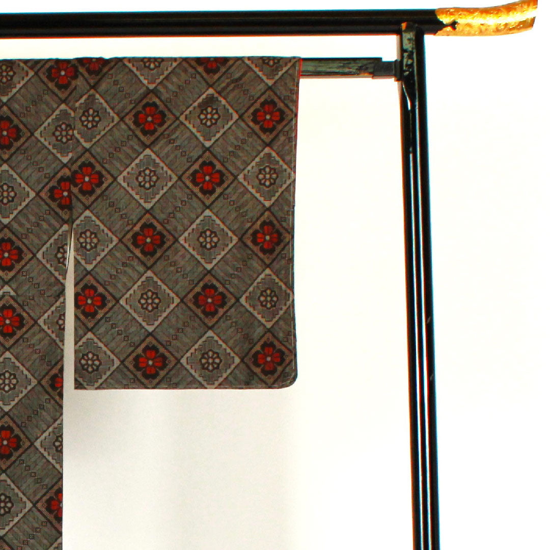Oshima Tsumugi, Length 159cm, Sleeve length 64cm, Diagonal lattice with diamond pattern, Pure silk, S rank, Lined, Brown, 1116000862314