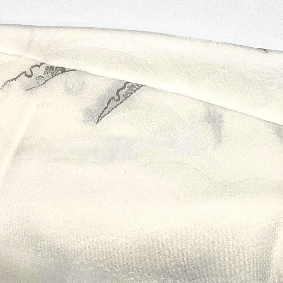 (Like new) Pure silk obijime and obiage set for formal kimono (tomesode) with dew-grass pattern. Suitable for weddings and receptions. Length: approximately 156cm, Width: approximately 1.5cm. White, S rank. Product number: 1141000062311