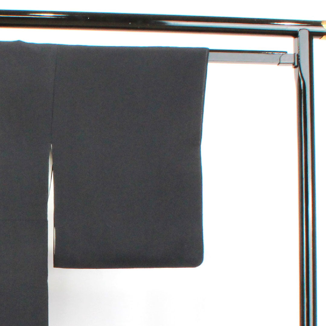 Black formal kimono, length 150cm, sleeve length 63.5cm, lined, Kiriya Suizan Kobo, Tsujigahana, circle with iris, pure silk, S rank, five crests, black, 1111001122110