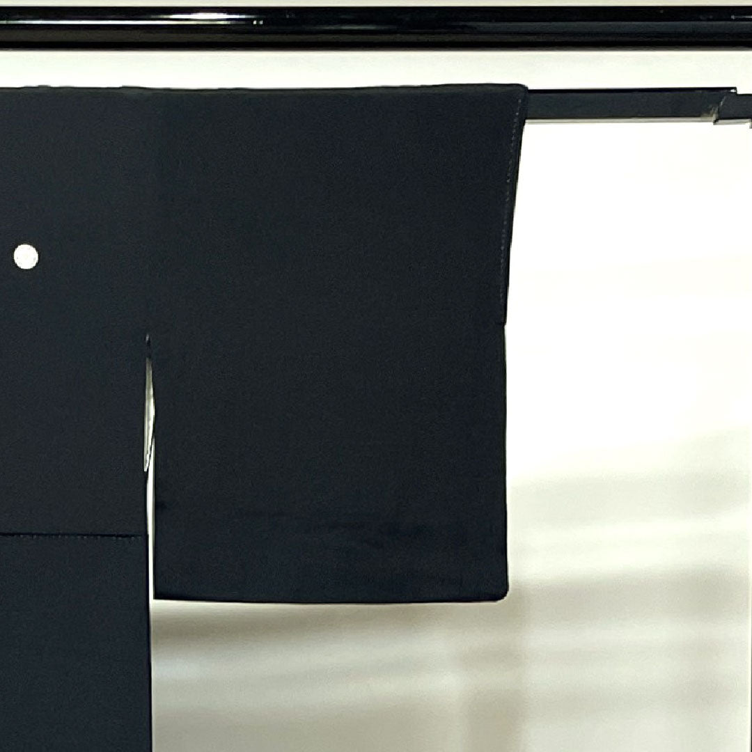 Black Tomesode, Length 155cm, Sleeve Length 61.5cm, Awase, Kyo-Yuzen, Auspicious Pattern, Circle with Sword and Clover, Pure Silk, A Rank, Five Crests, Black, 1111000913310