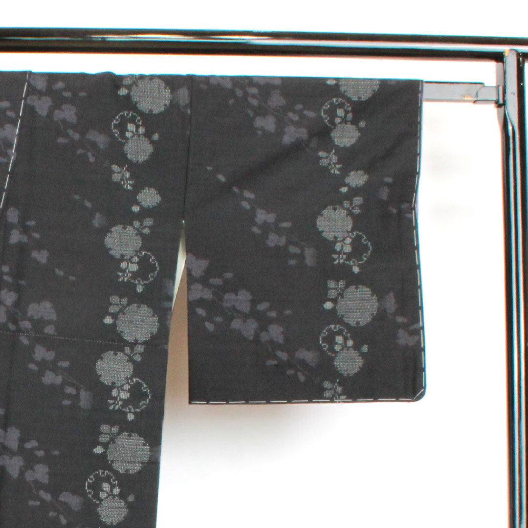 Yuki Tsumugi Length 156cm Sleeve length 65.5cm Snowflake Ivy Pure silk S rank Awase Black 1116002032310