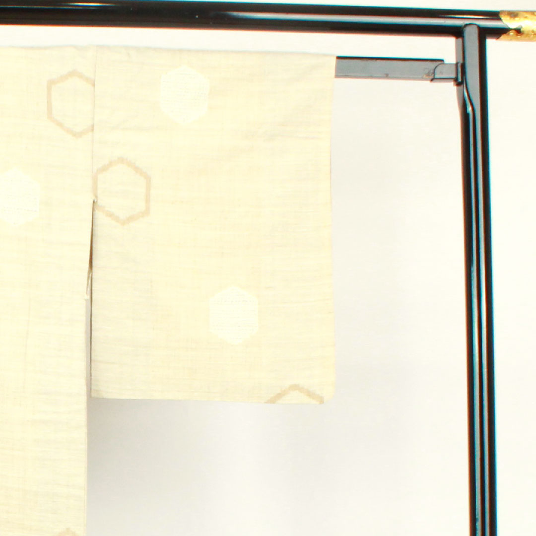 Tsumugi Length 161.5cm Sleeve length 63.5cm Colored tortoiseshell Pure silk S rank Single layer Cream 1116002452415