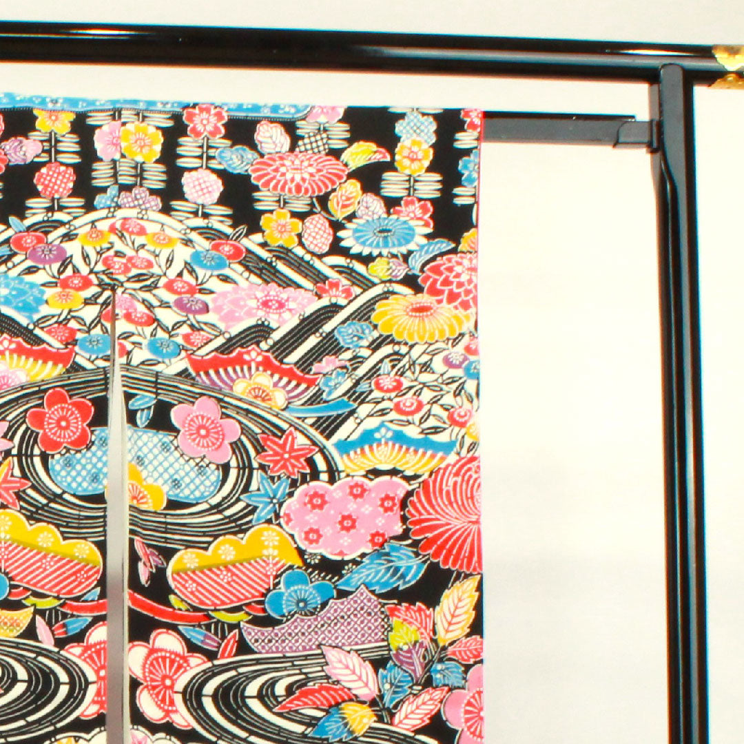 Long-sleeved kimono, length 172cm, sleeve length 66cm, lined, Kyoto Bingata, auspicious motif, pure silk, S rank, black, 1113001682610