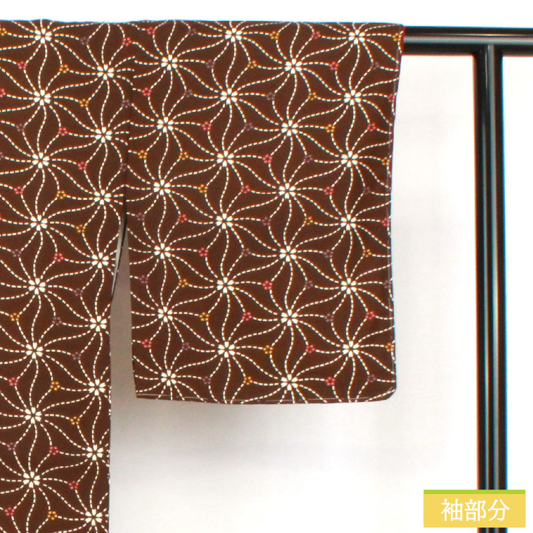 Komon (small pattern) polyester kimono, S rank, length 165cm, sleeve length 64.5cm, lined, earth-black (tsuchiguroiro) color, washable, cherry blossom petal pattern, basting thread included, unused, brown, 1115007642514