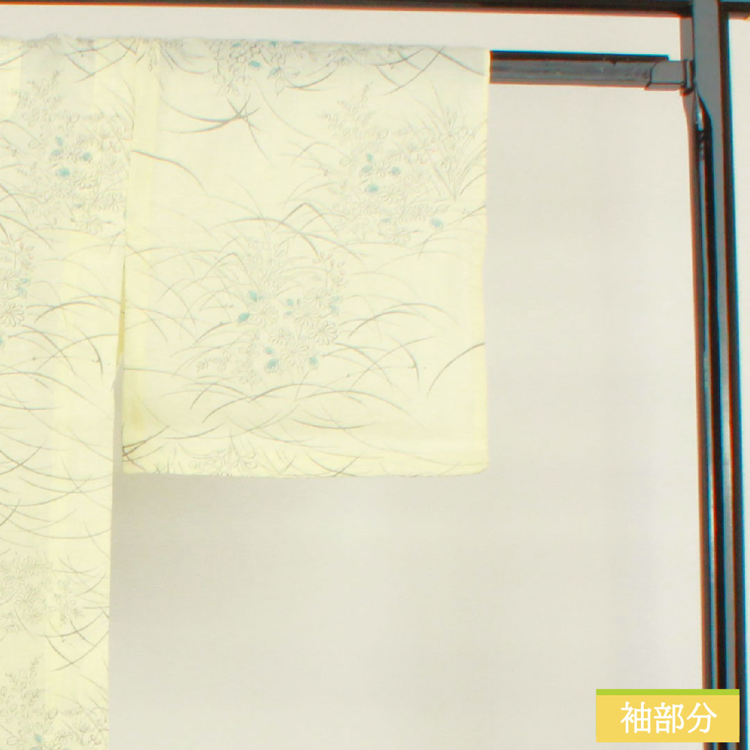 Summer pure silk tsumugi Length 151cm Sleeve length 60.5cm White lily color Floral pattern Gauze S rank Cream color 1132001862215