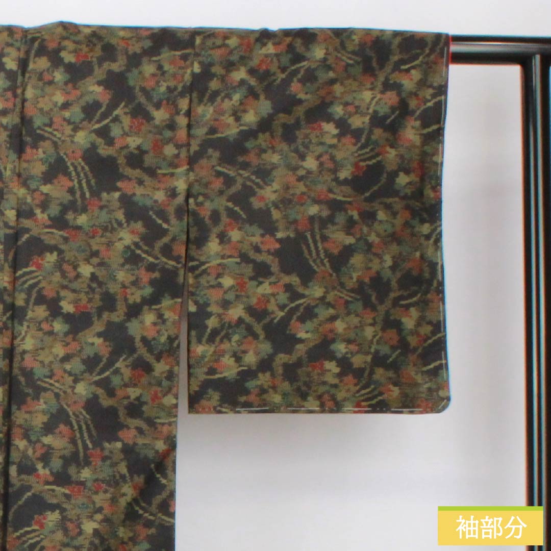 Pure silk tsumugi (pongee) kimono, S rank, length 157.5cm, sleeve length 62cm, Oshima tsumugi with horizontal double-kasuri pattern, full flower pattern, lined, black, with basting threads, product number 1116004062310