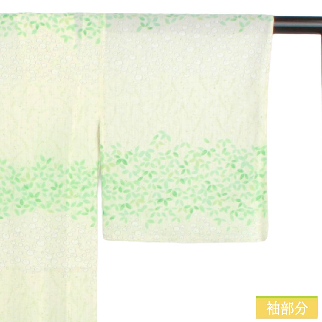 夏物 ポリエステル 小紋 Sランク 身丈161.5cm 裄丈64.5cm 乳白色（にゅうはくしょく） 型染 葉模様 横段 絽 白系 1132004952411