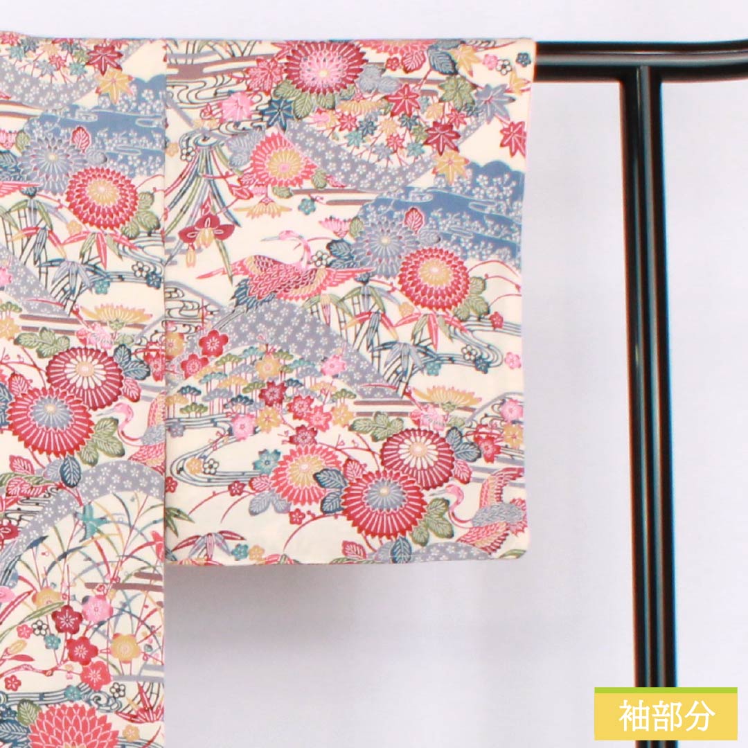 Komon (small pattern) silk, A-rank, length 158.5cm, sleeve length 64cm, lined, light-colored (usunukuiro) Kyoto Bingata pattern, auspicious motif, white with basting threads, product number 1115006983311