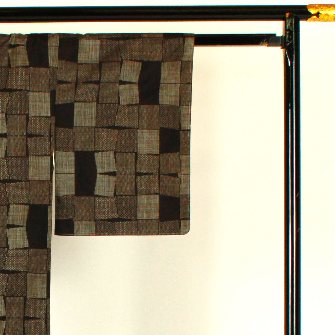 Oshima Tsumugi, Length 163cm, Sleeve length 62cm, Masu pattern, 5 marks, Pure silk, S rank, Awase, Brown, 1116000832314