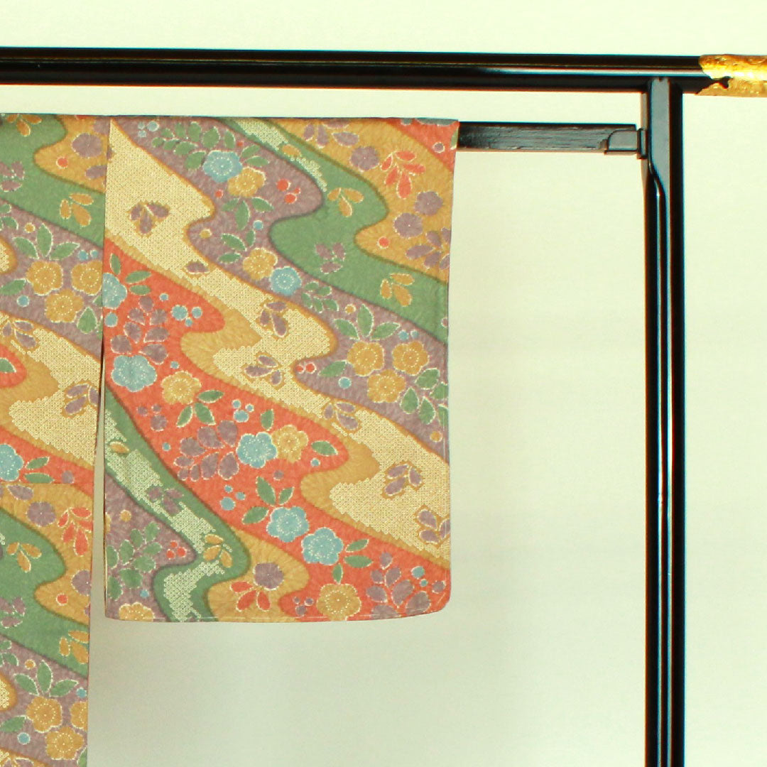 Small pattern, Length 166cm, Sleeve length 67cm, Awase, Cherry blossoms, Flowing water pattern, Pure silk, S rank, Yellow, 1115000452523